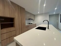 Sixth Avenue (D10), Terrace #549973951